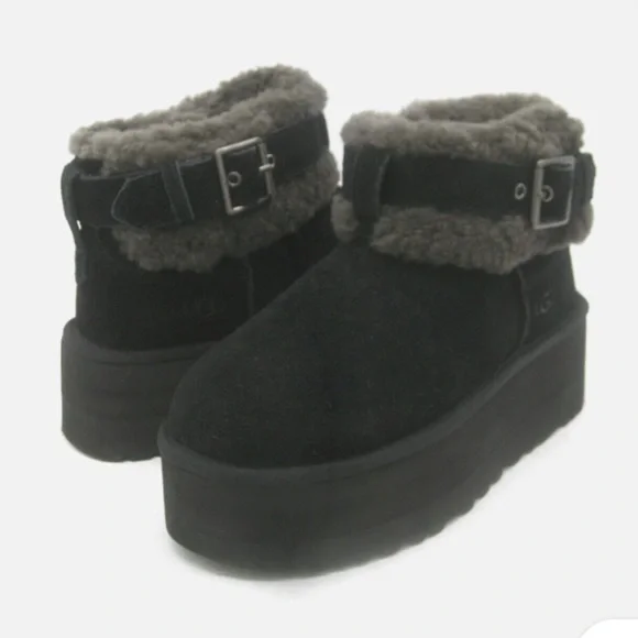 UGG women’s Size 6 Platform Boots Black and Grey Buckle fur - Picture 2 of 7